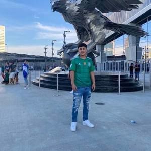 Meet your Posher, Manuel